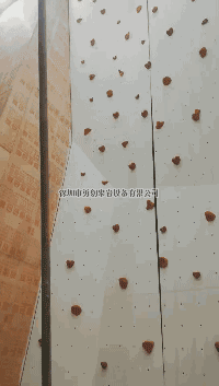 室內兒童攀巖墻動圖.gif